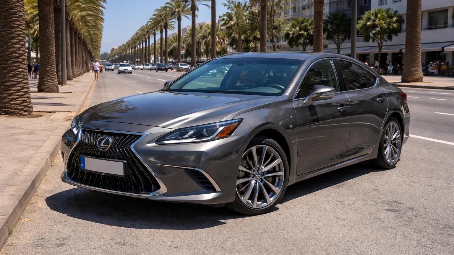 Location de voiture de luxe à Ibiza - Lexus ES pour les voyages d'affaires et les transferts aéroport prestigieux